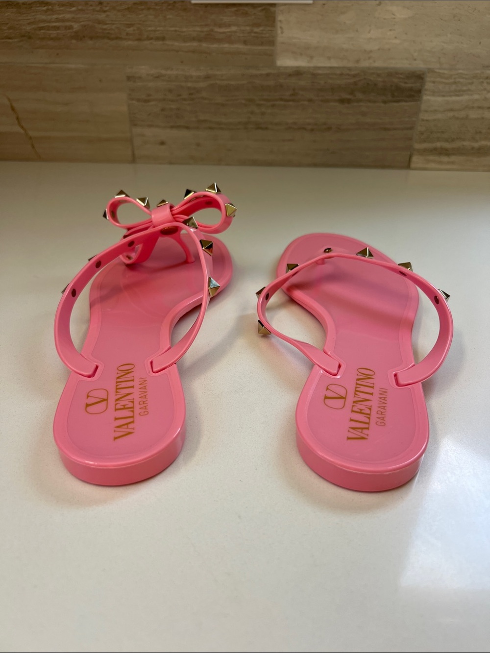 Valentino Garavani light pink rockstud jelly bow sandals flip flops 35 - Picture 10 of 13